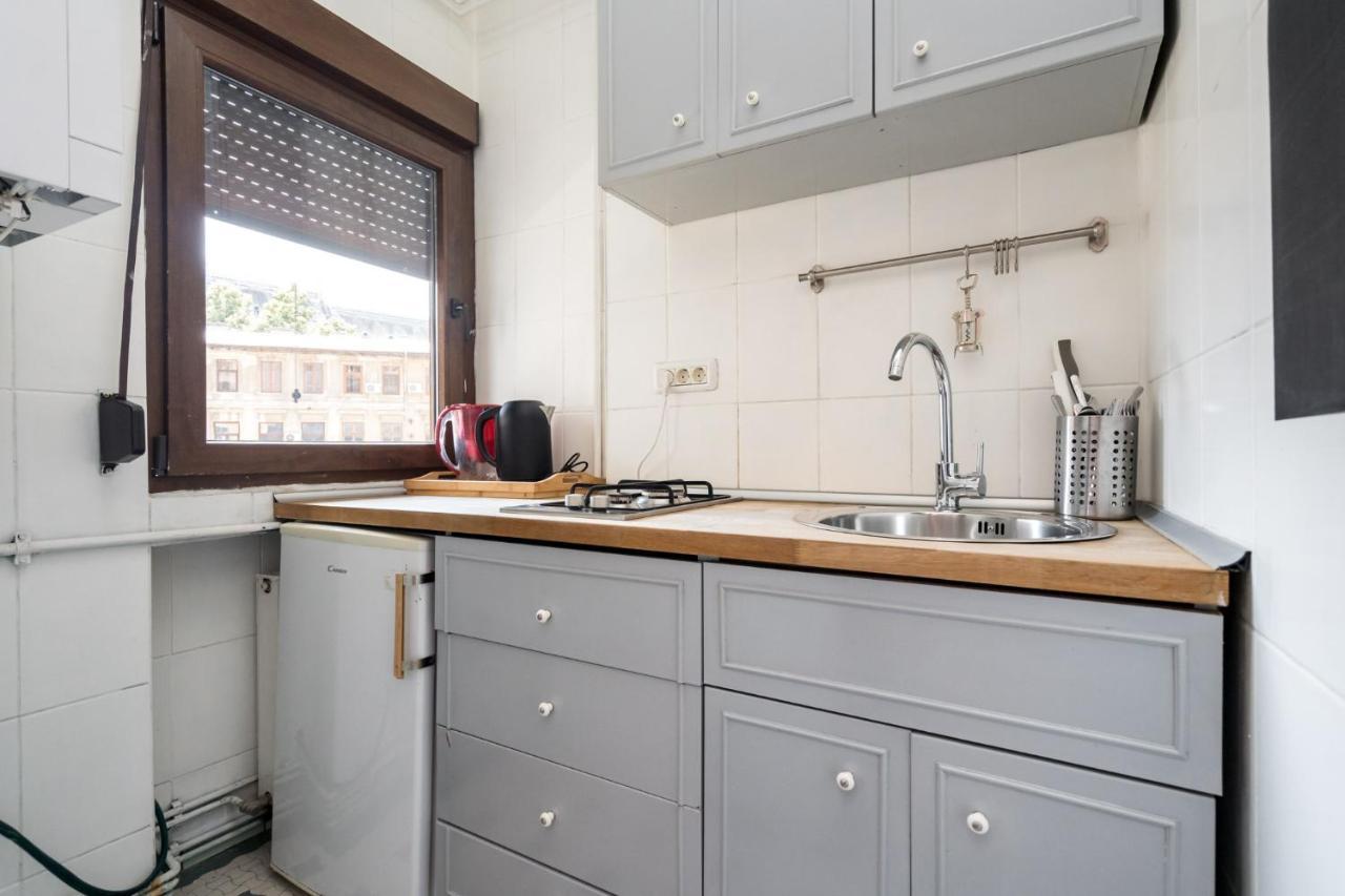 Sleek Comfort - A Blend Of Style And Convenience Bucarest Esterno foto