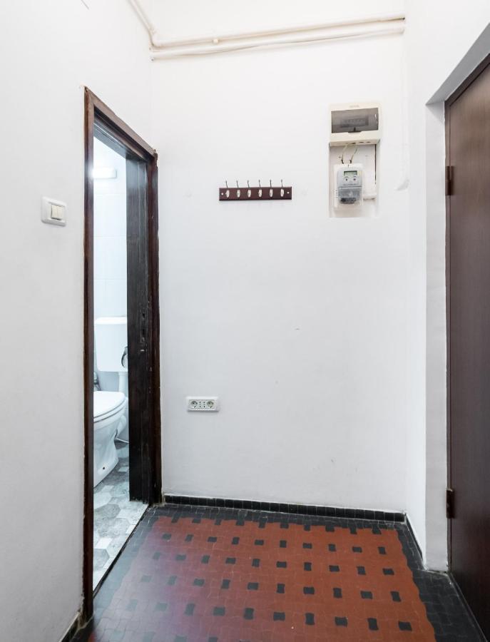 Sleek Comfort - A Blend Of Style And Convenience Bucarest Esterno foto